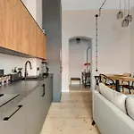 Azzuro Living - Prime Location By Lion