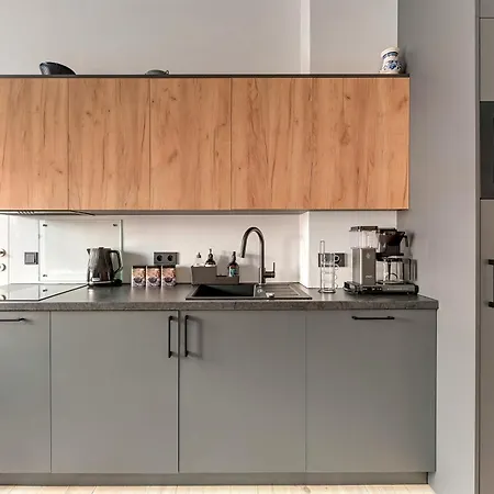 Azzuro Living - Cozy Two Bedroom Spot By The & Town By Lion *