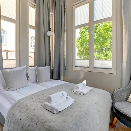 Azzuro Living - Cozy Two Bedroom Spot By The & Town By Lion Sopot