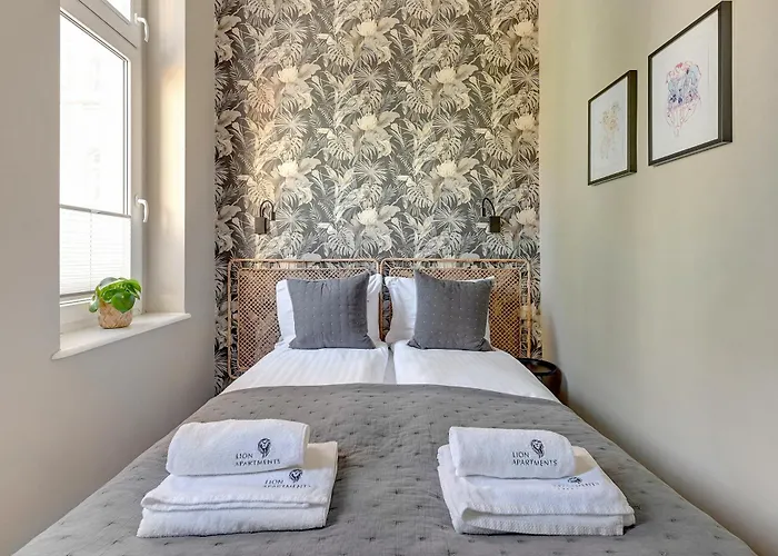 Azzuro Living - Cozy Two Bedroom Spot By The & Town By Lion